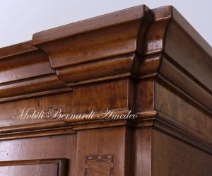 VT38 Vetrina Noce Massello 2 Ante Intarsi Ulivo 13